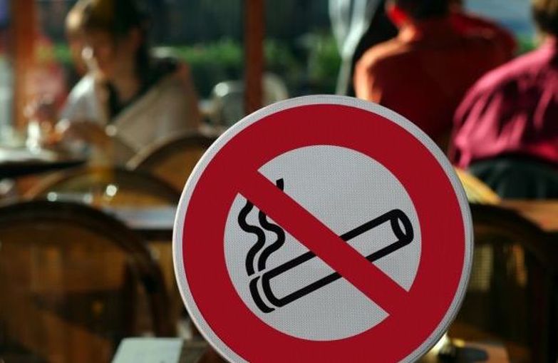 запрет курения в общественных